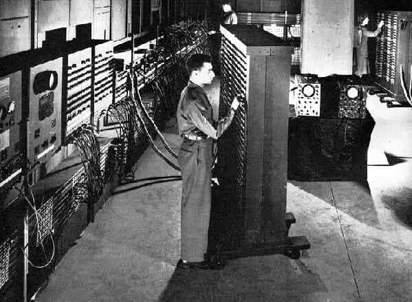  Premier ordinateur - Origine et histoire du célèbre ENIAC